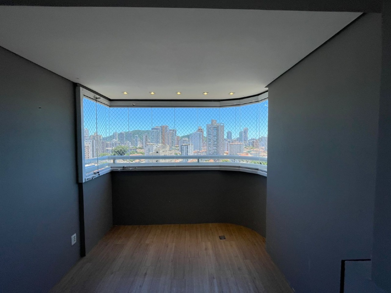 Apartamento à venda no Ponta da Praia: 