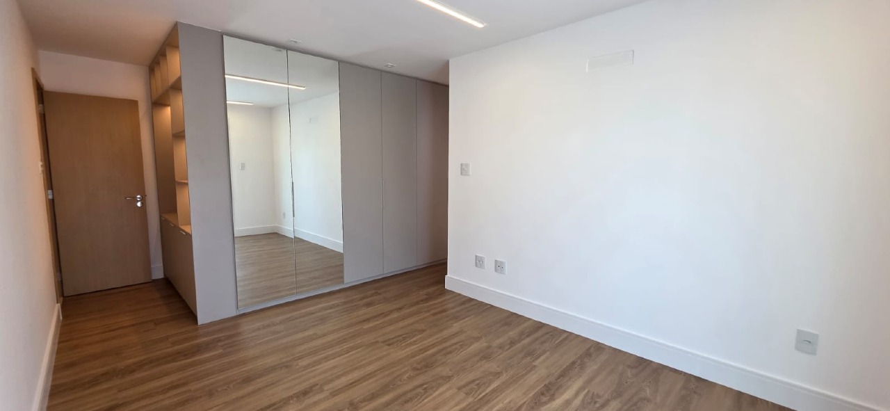 Apartamento à venda no Ponta da Praia: 