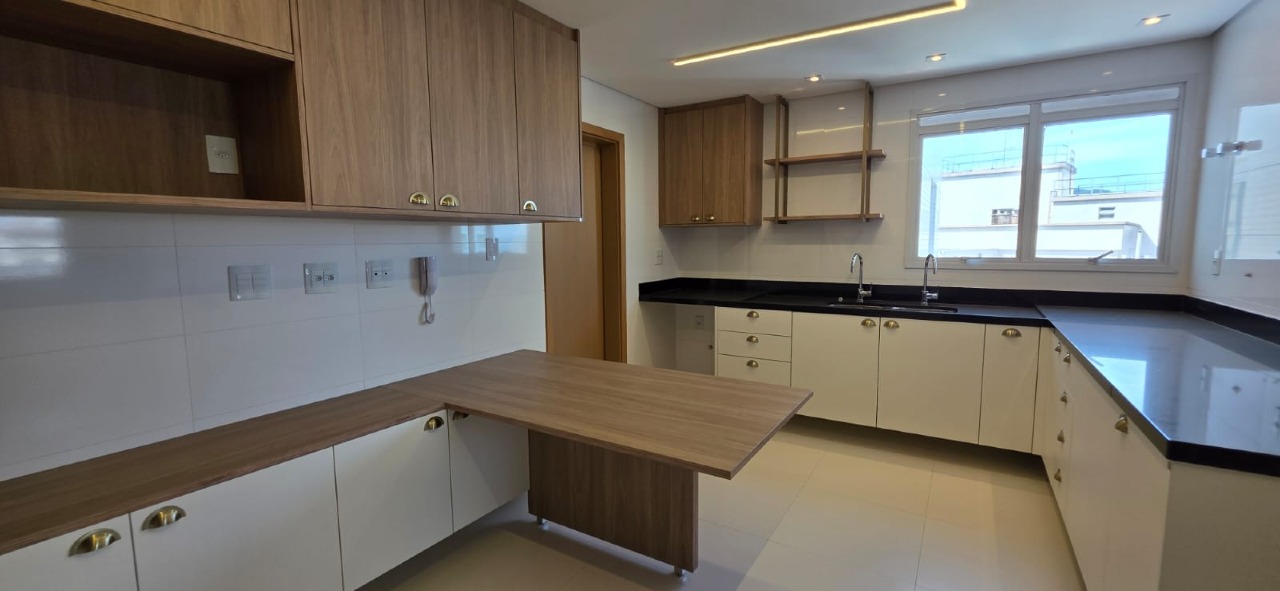 Apartamento à venda no Ponta da Praia: 