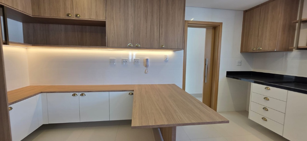 Apartamento à venda no Ponta da Praia: 