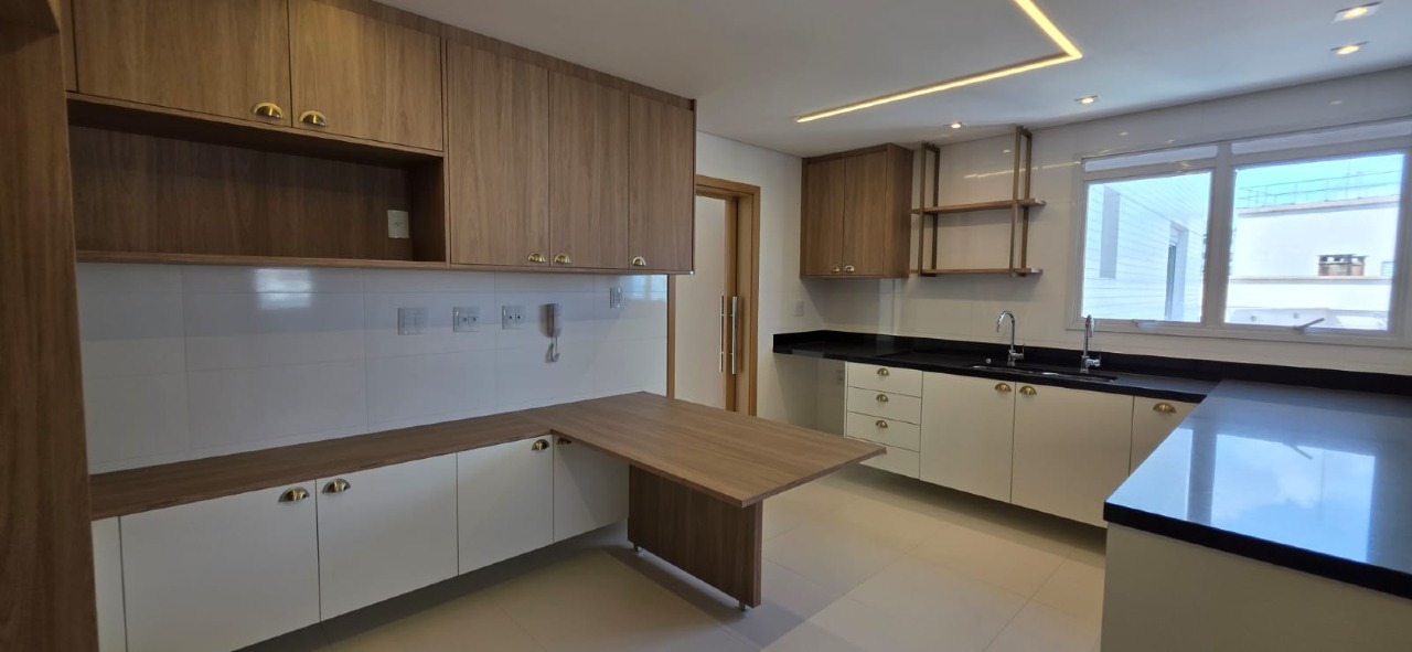 Apartamento à venda no Ponta da Praia: 