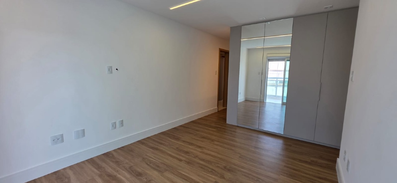 Apartamento à venda no Ponta da Praia: 