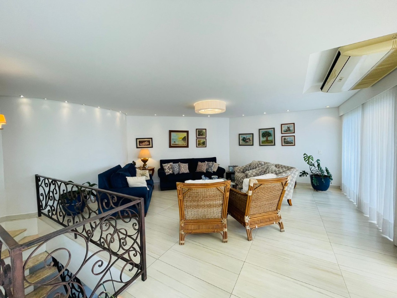 Cobertura à venda no Ponta da Praia: 