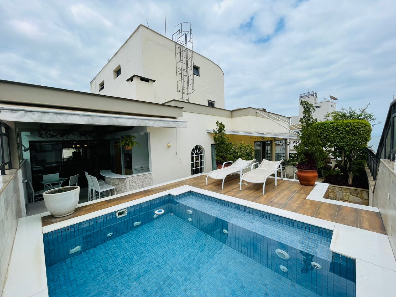 Cobertura à venda no Ponta da Praia: 