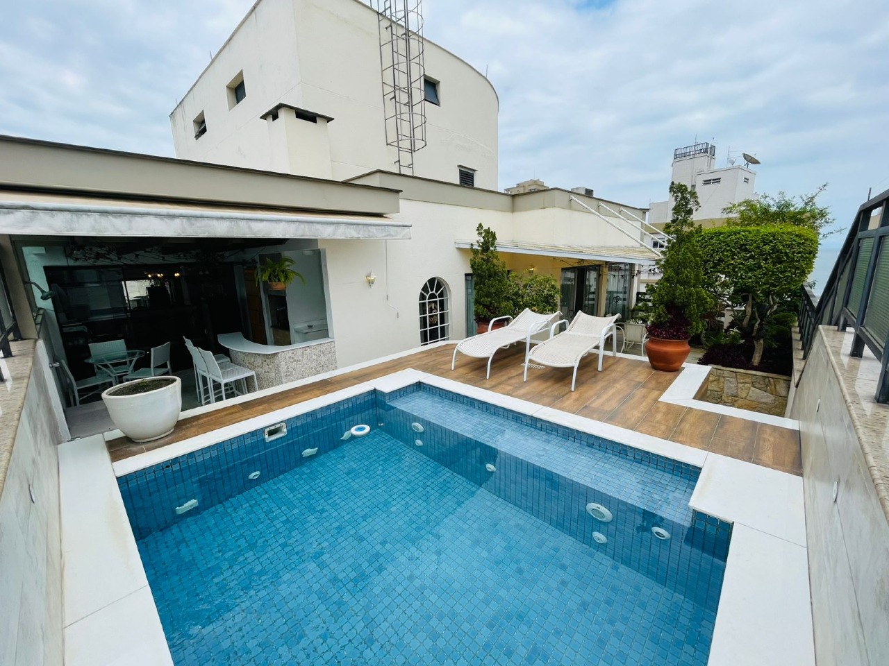 Cobertura à venda no Ponta da Praia: 