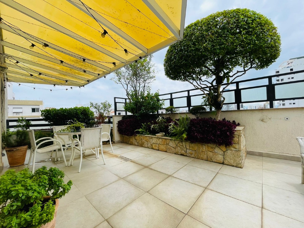 Cobertura à venda no Ponta da Praia: 