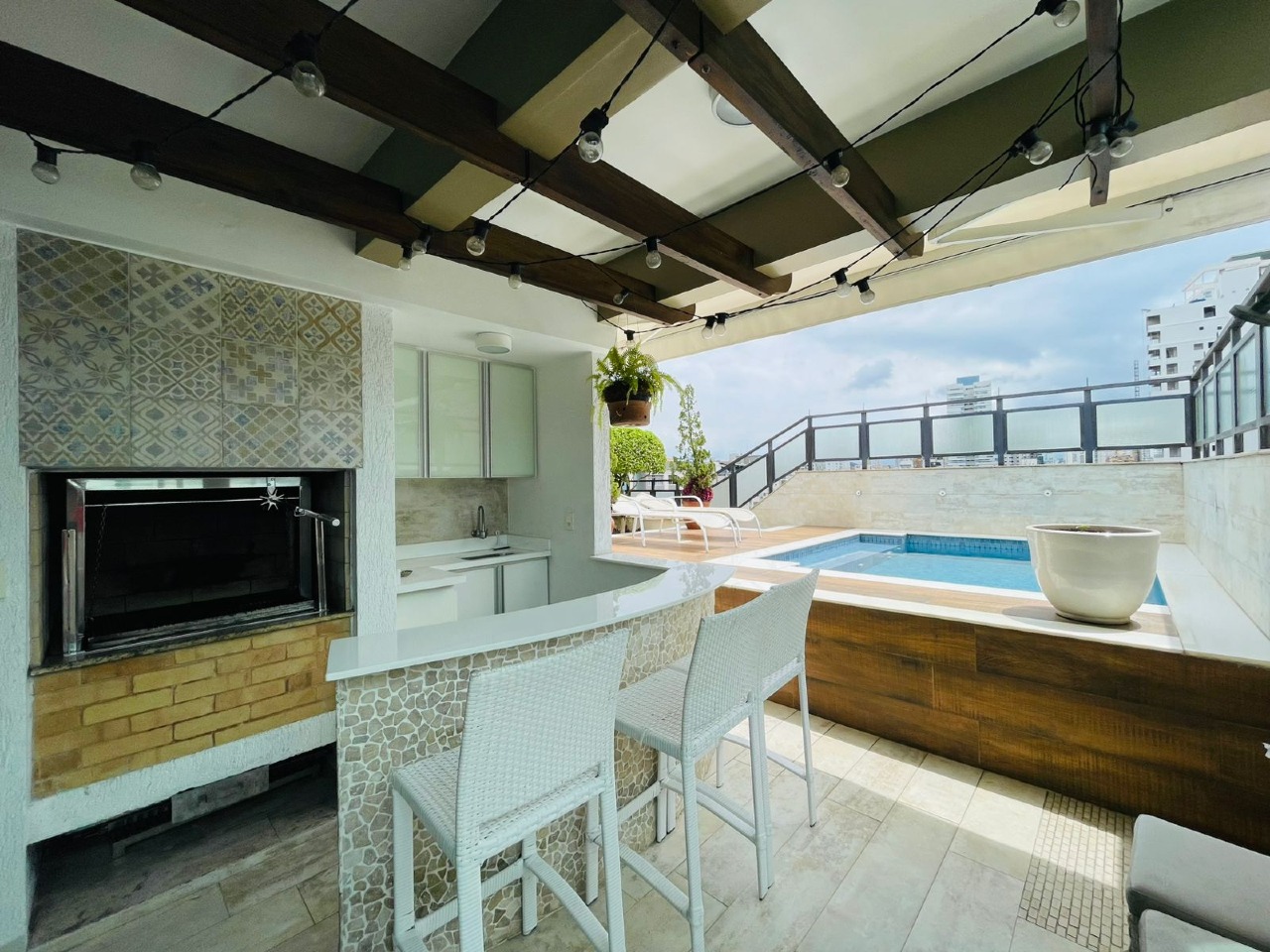 Cobertura à venda no Ponta da Praia: 