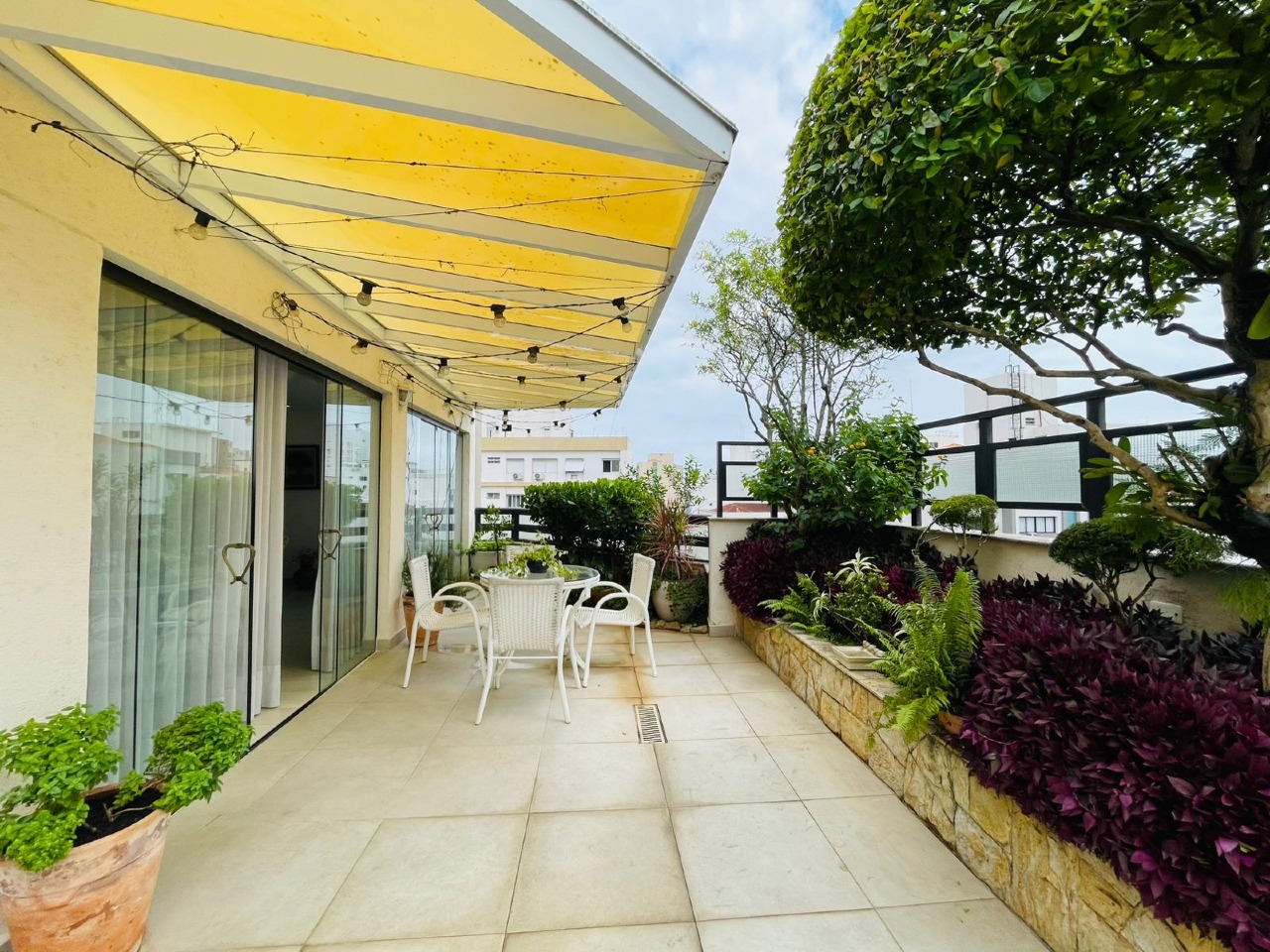 Cobertura à venda no Ponta da Praia: 