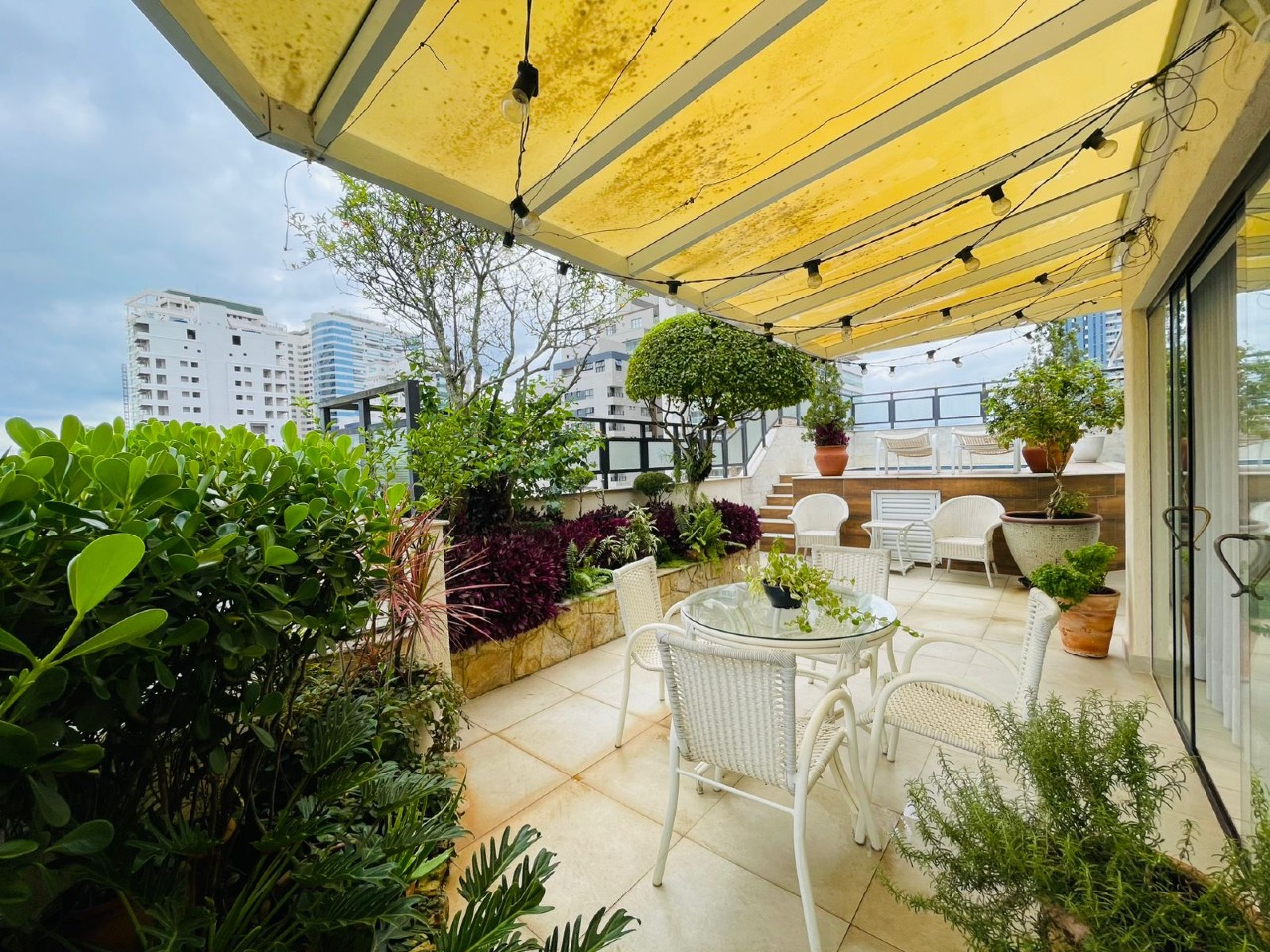 Cobertura à venda no Ponta da Praia: 