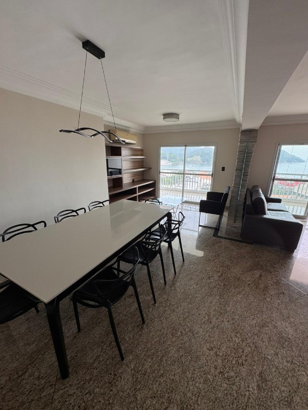 Apartamento à venda no Ponta da Praia: 