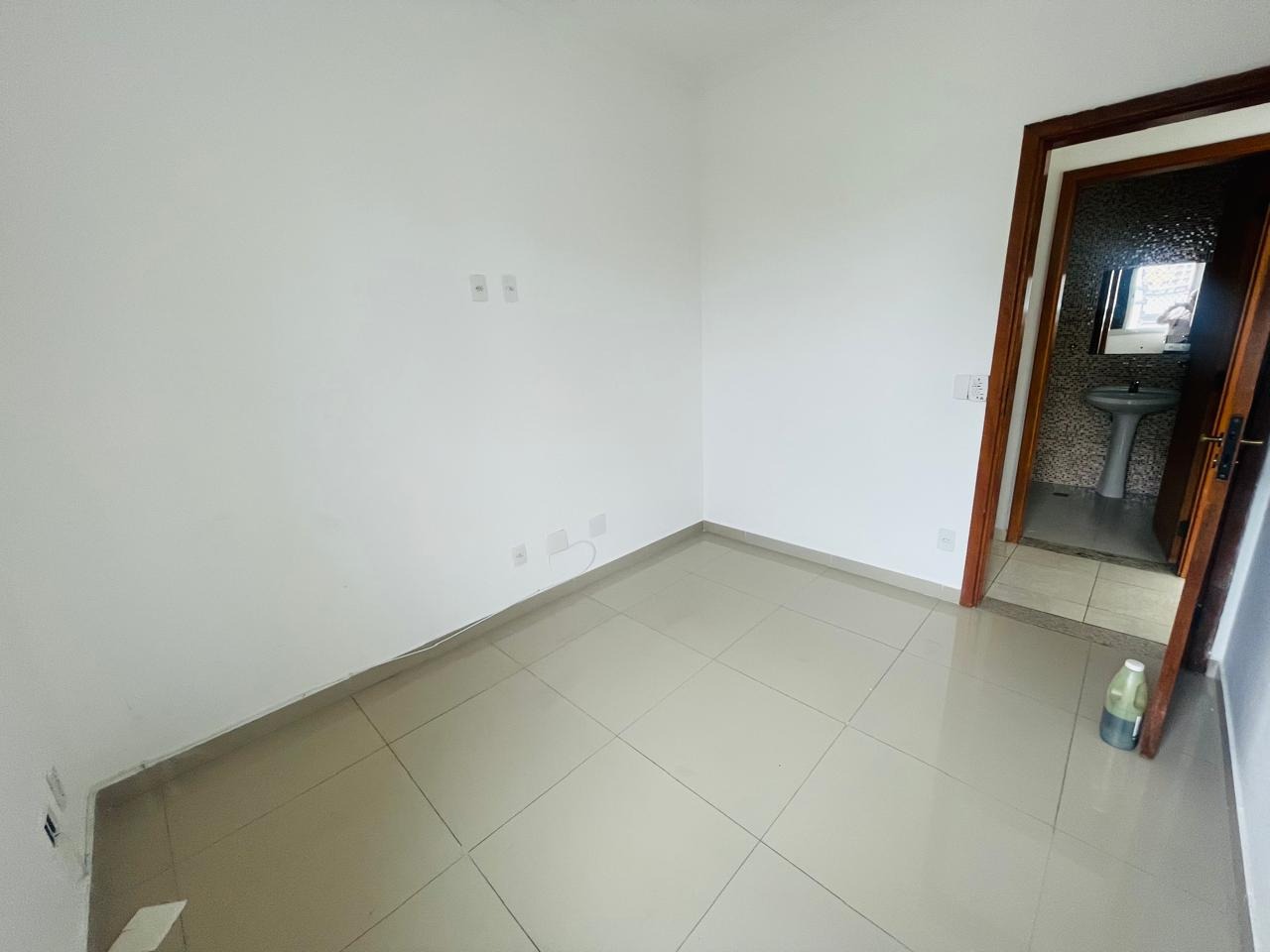 Apartamento à venda no Encruzilhada: