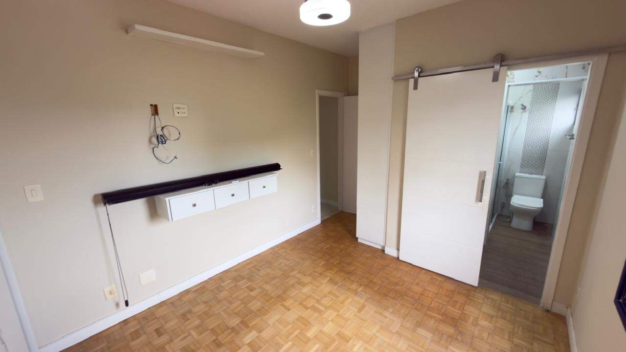 Apartamento à venda no Ponta da Praia: 