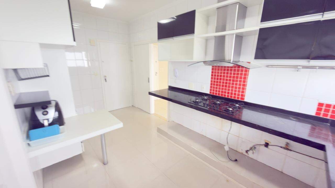 Apartamento à venda no Ponta da Praia: 