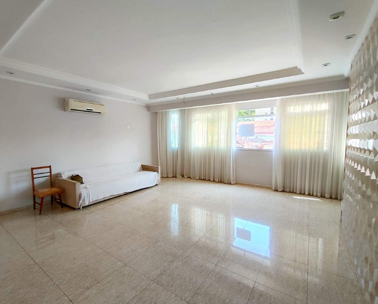 Casa à venda no Marapé: 
