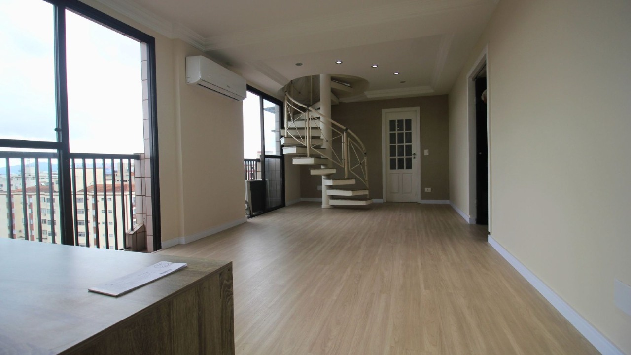 Cobertura à venda no Embaré: 