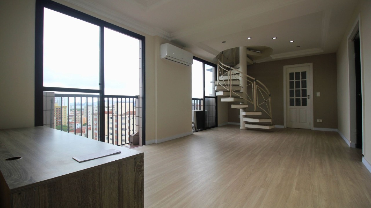 Cobertura à venda no Embaré: 