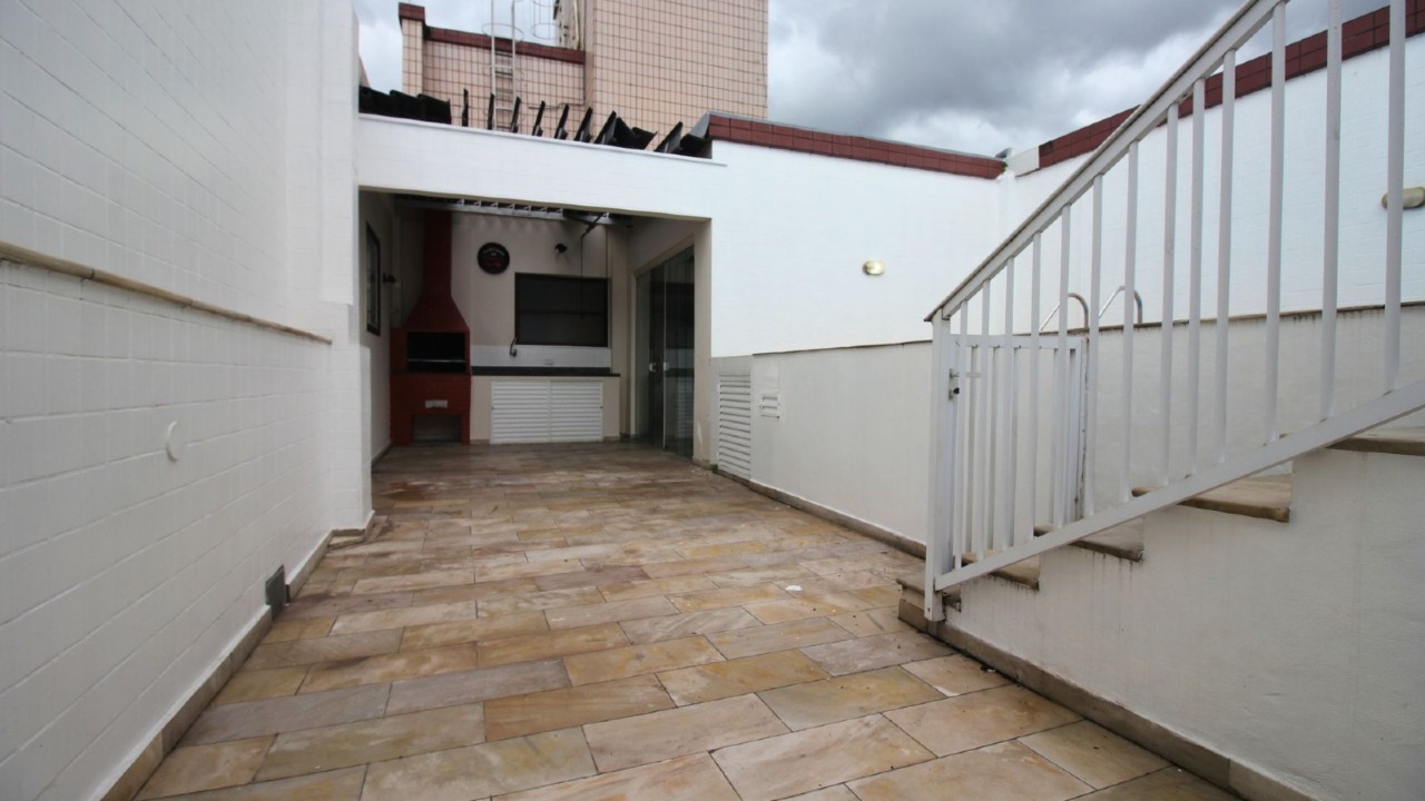 Cobertura à venda no Embaré: 