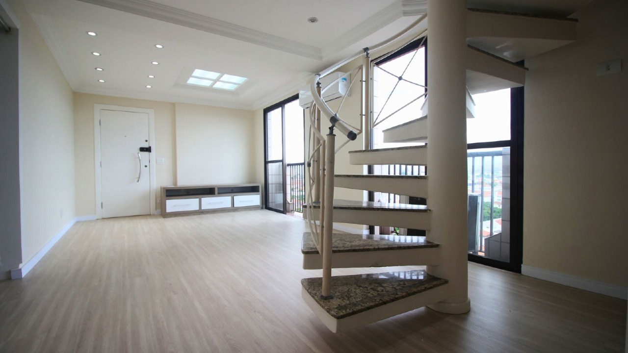 Cobertura à venda no Embaré: 