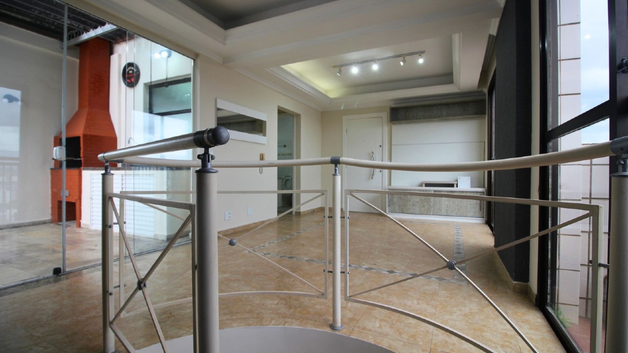 Cobertura à venda no Embaré: 