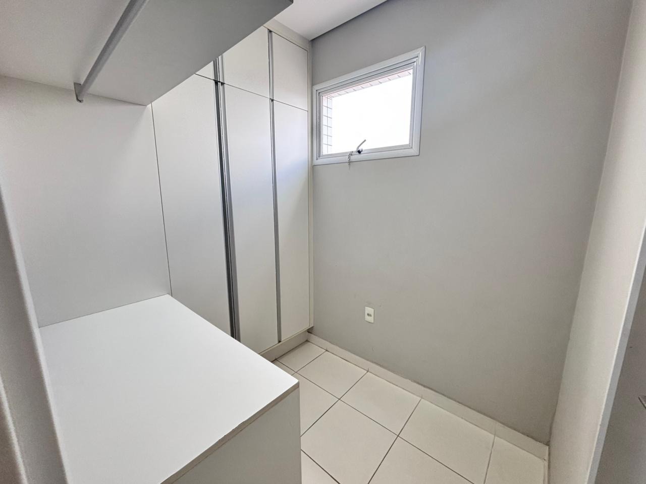 Apartamento para aluguel no Embaré: 