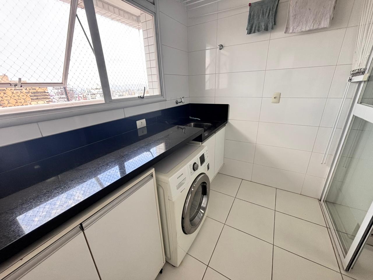 Apartamento para aluguel no Embaré: 