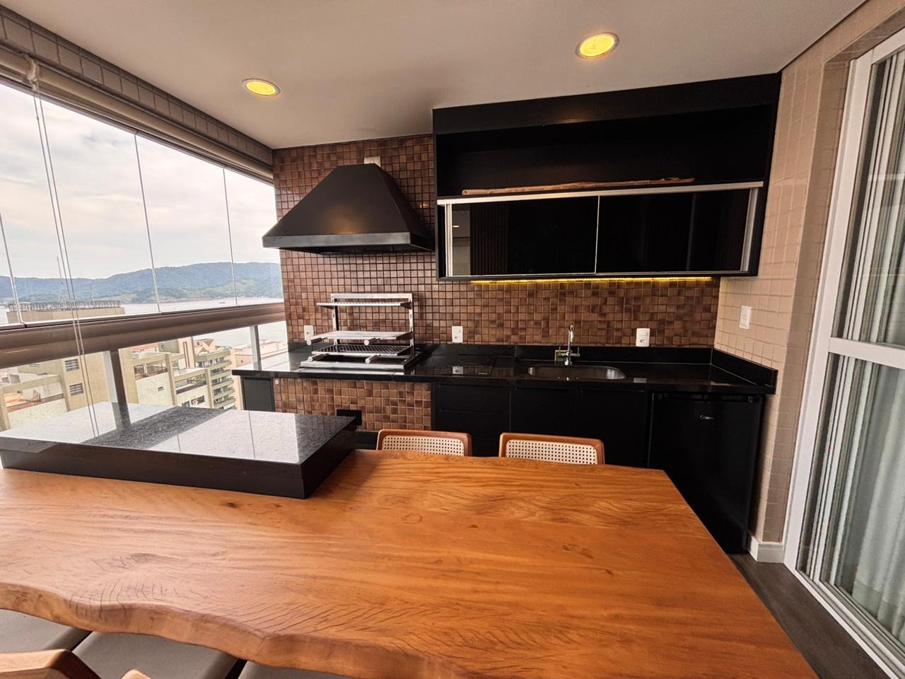 Apartamento para aluguel no Embaré: 