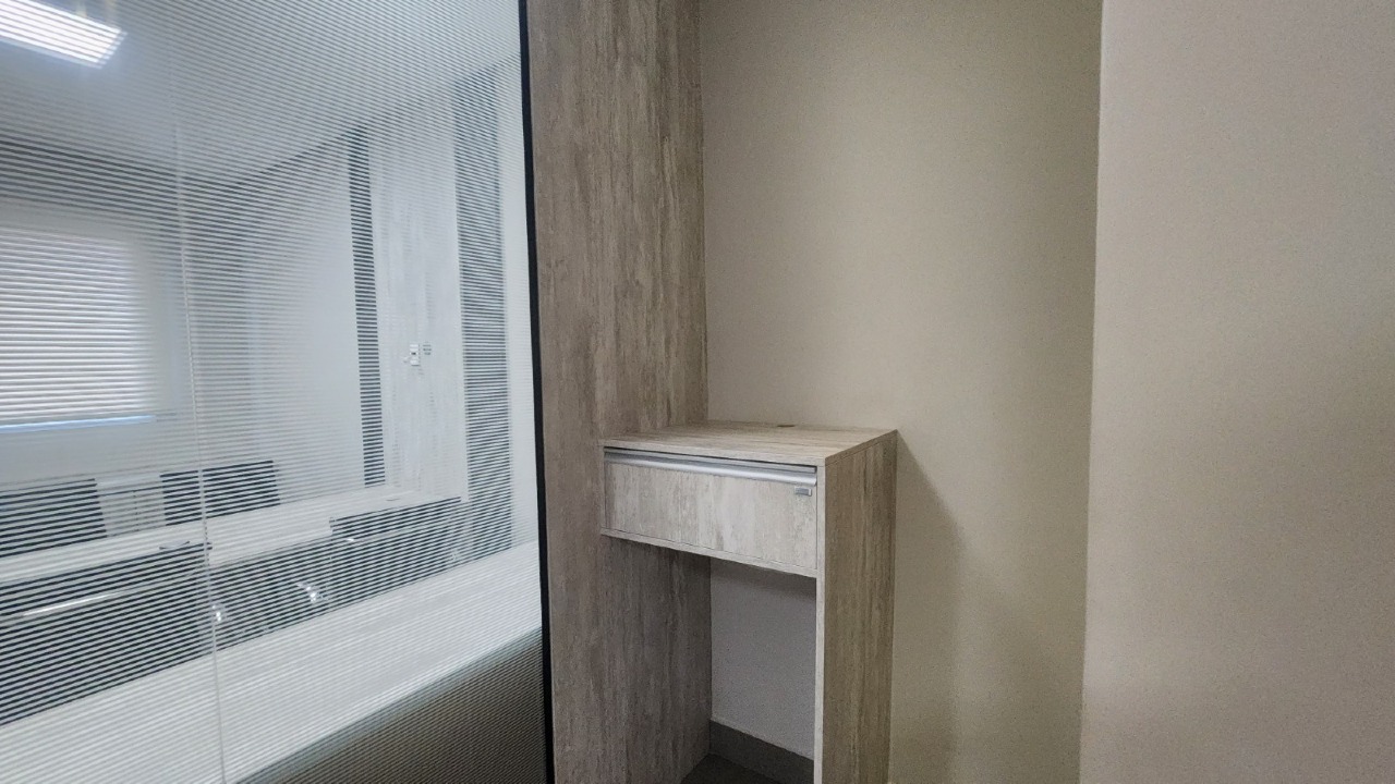 Conjunto Comercial para aluguel no Vila Mathias: 