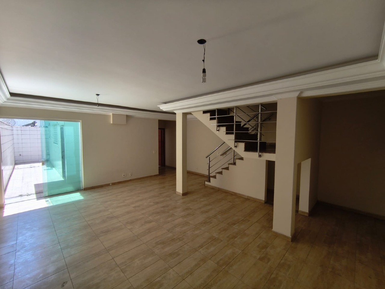 Casa para aluguel no Campo Grande: 