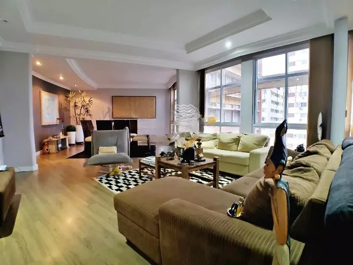 Apartamento à venda no Ponta da Praia: 