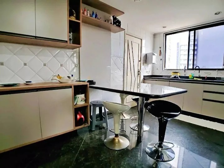 Apartamento à venda no Ponta da Praia: 