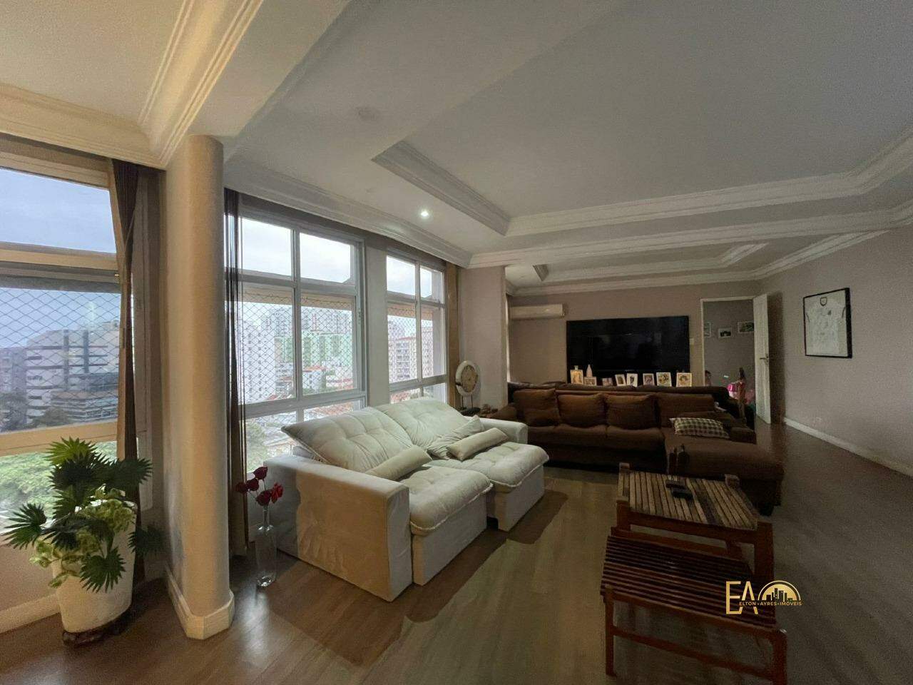 Apartamento à venda no Ponta da Praia: 
