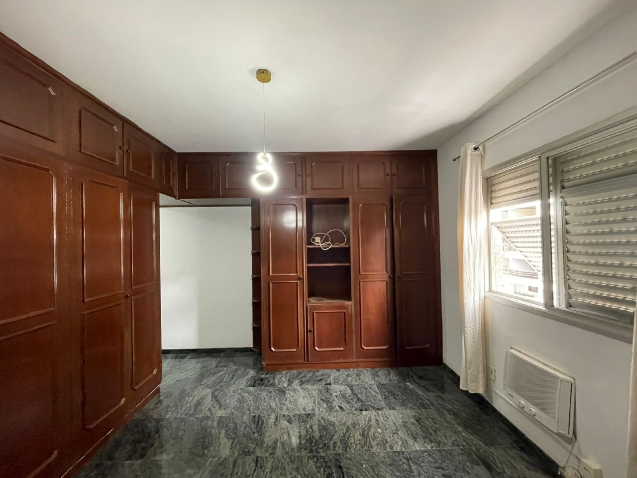 Apartamento à venda no Ponta da Praia: