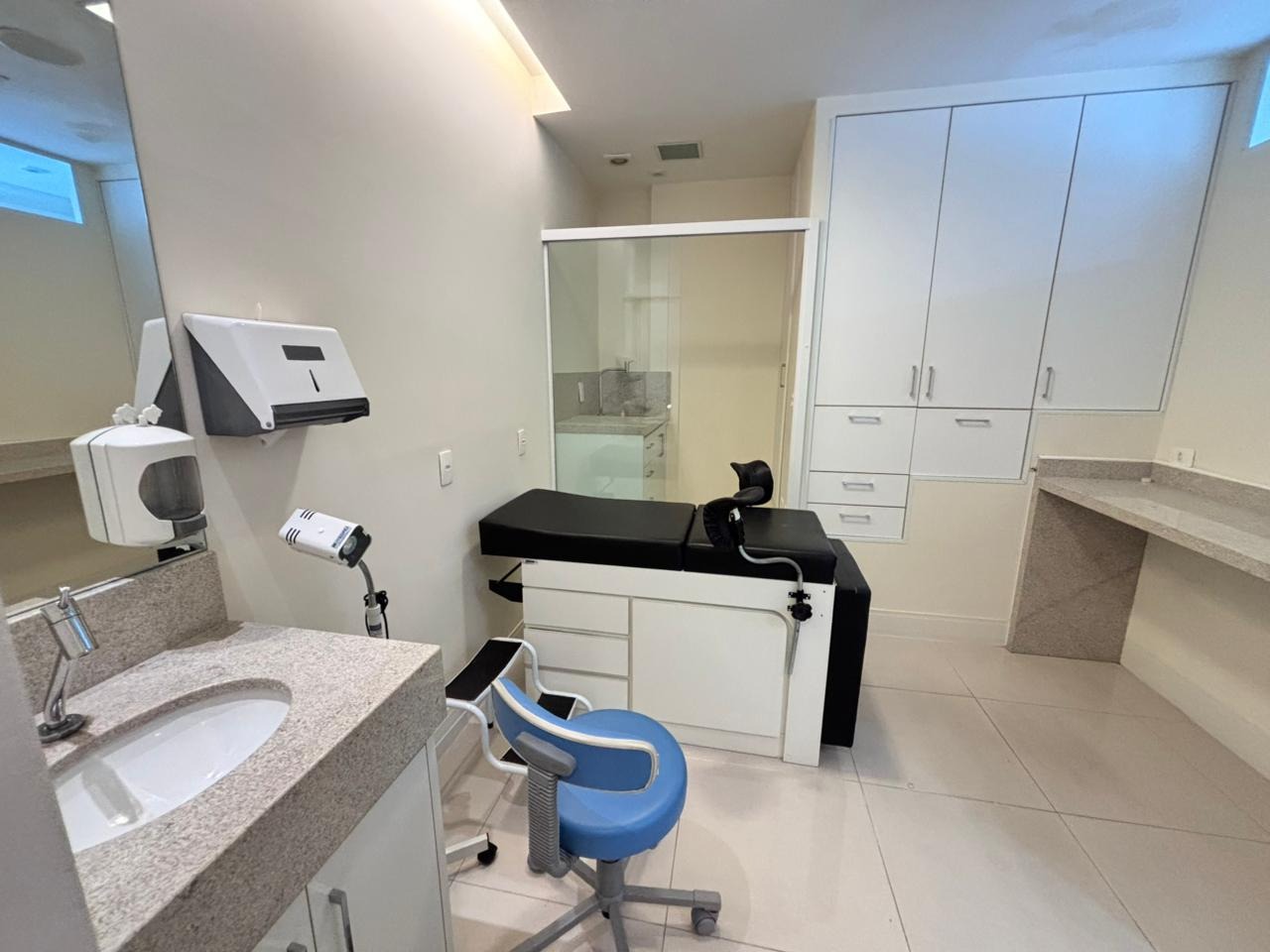 Sala à venda no Vila Mathias: