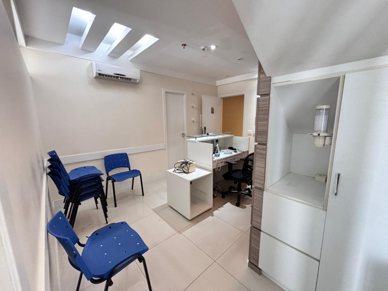 Sala à venda no Vila Mathias: