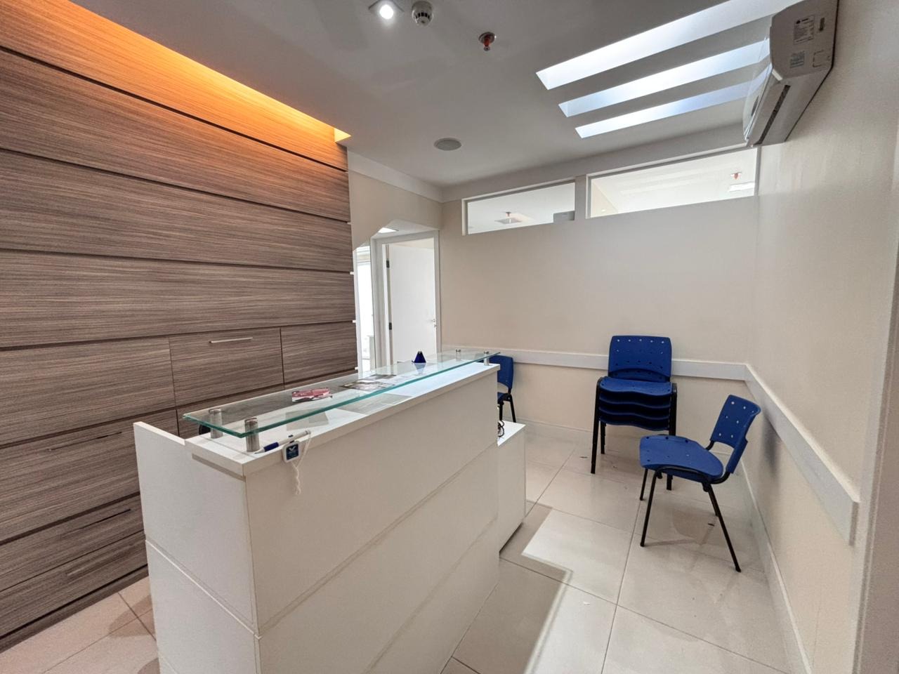 Sala à venda no Vila Mathias: 