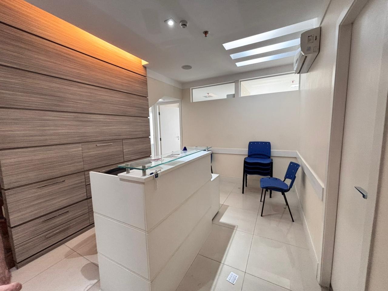 Sala à venda no Vila Mathias: 