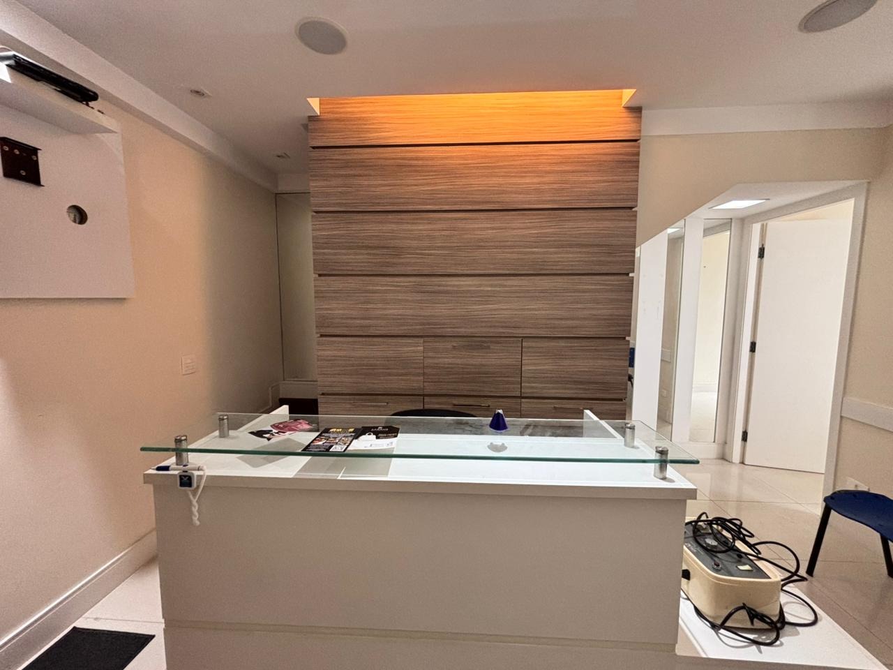 Sala à venda no Vila Mathias: