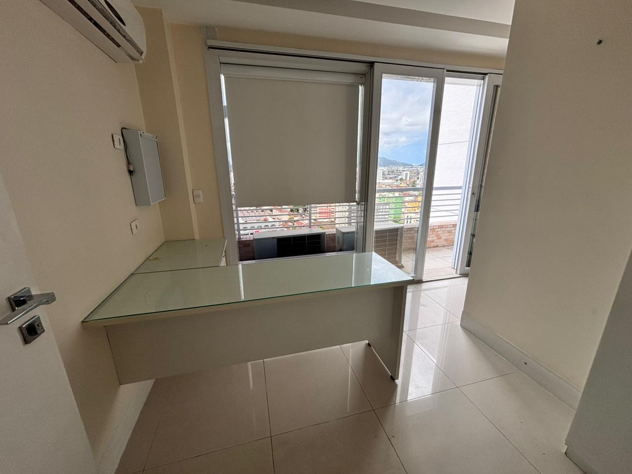 Sala à venda no Vila Mathias: