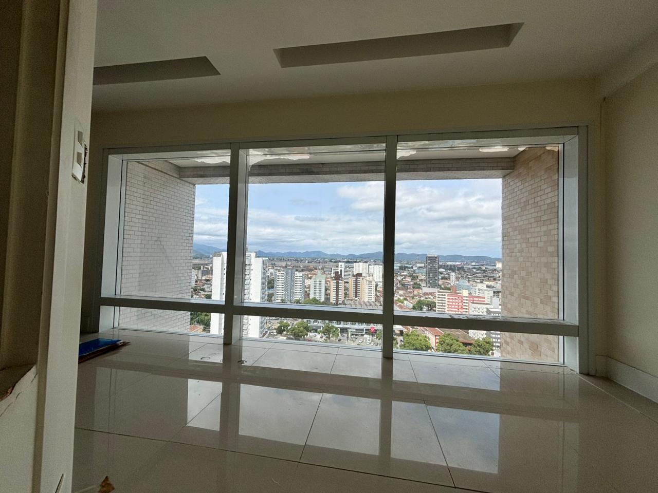 Sala à venda no Vila Mathias: