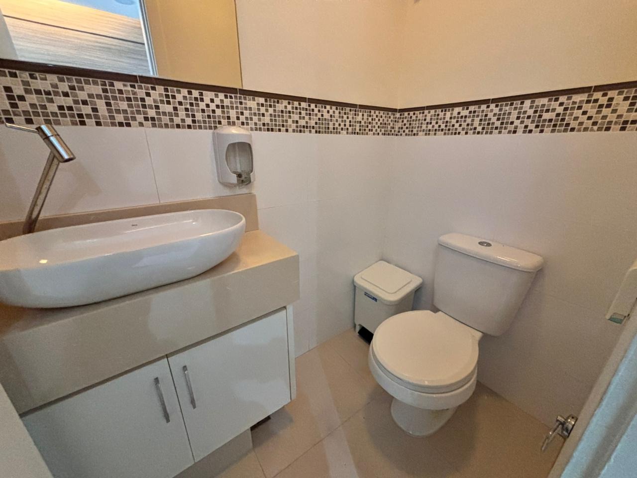 Sala à venda no Vila Mathias: