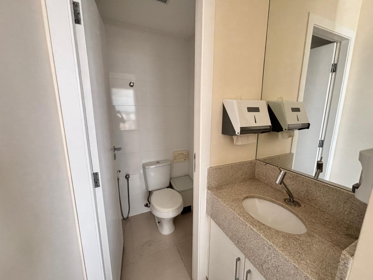 Sala à venda no Vila Mathias: