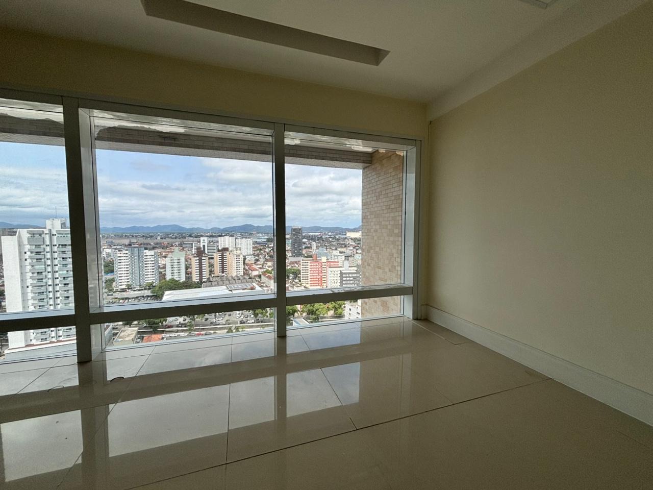 Sala à venda no Vila Mathias: