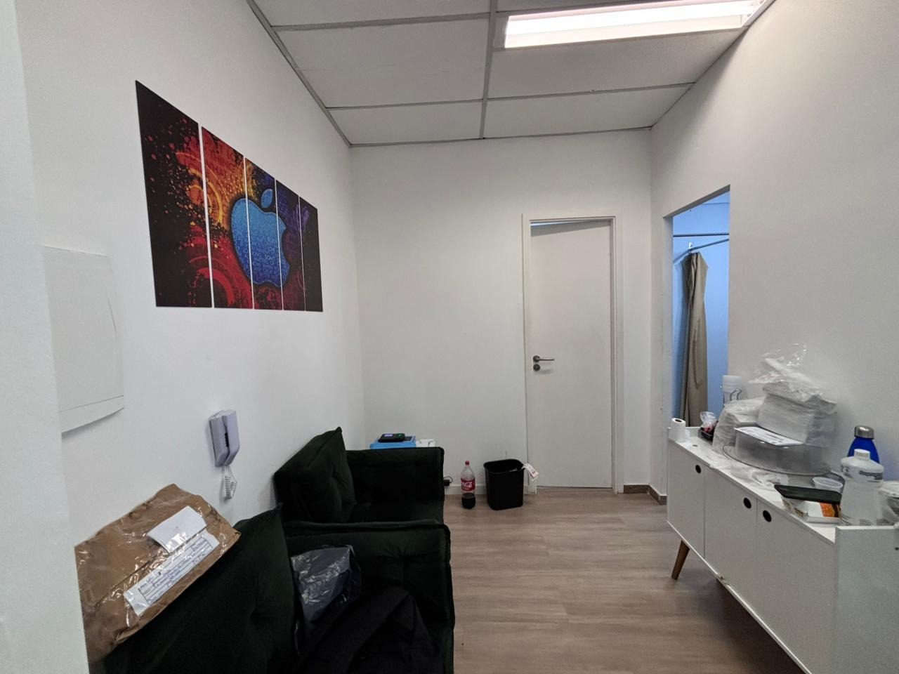 Sala à venda no Vila Mathias: