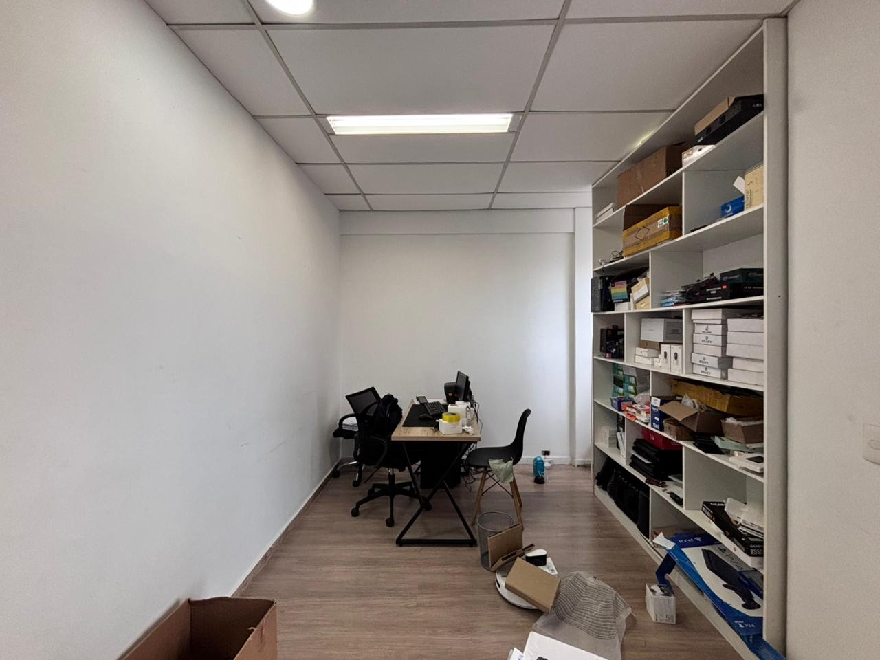 Sala à venda no Vila Mathias: