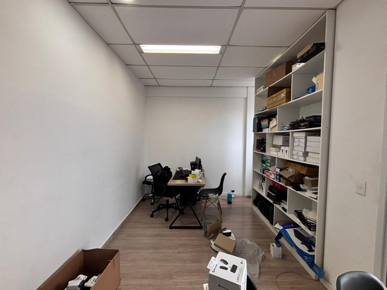 Sala à venda no Vila Mathias: