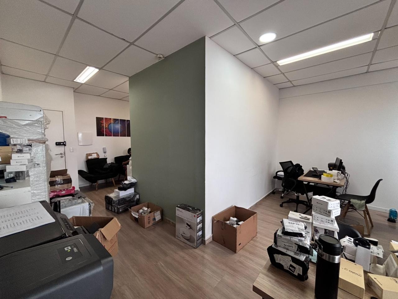 Sala à venda no Vila Mathias: