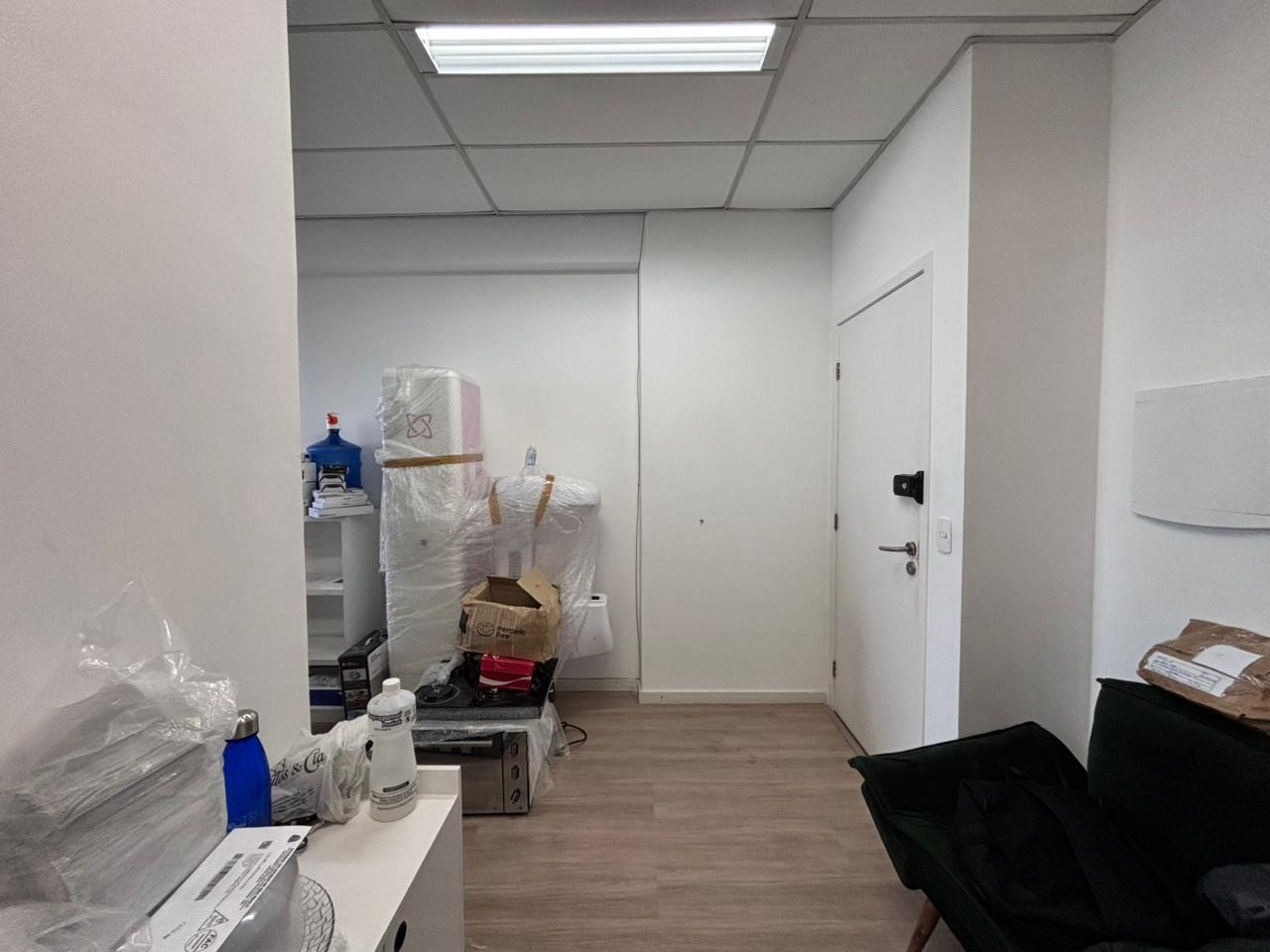 Sala à venda no Vila Mathias: