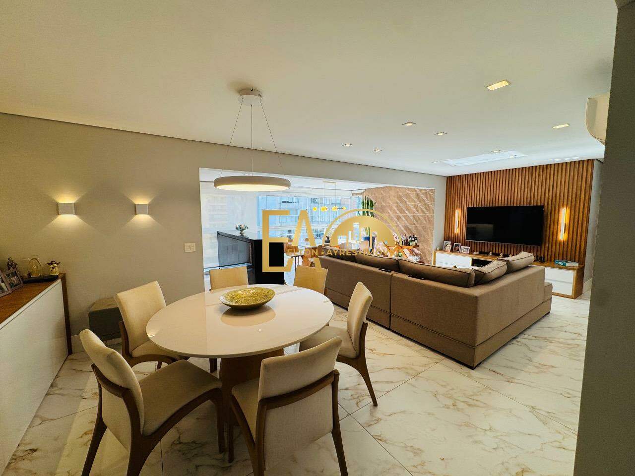 Apartamento à venda no Ponta da Praia: 