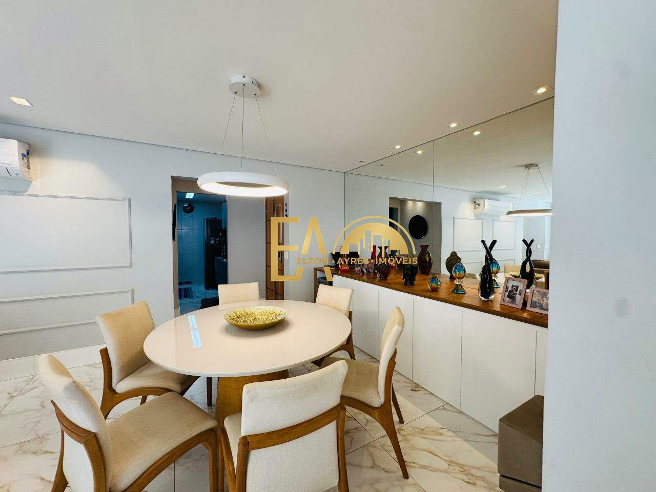 Apartamento à venda no Ponta da Praia: 