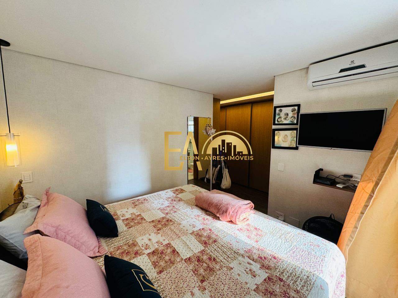 Apartamento à venda no Ponta da Praia: 